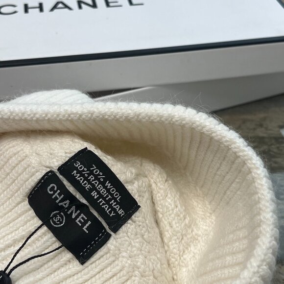 Unused Chanel 24B Popular Knit Hat White Women\'s hat main image 5